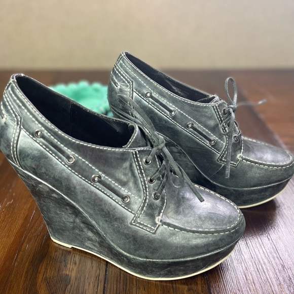 Joe’s Jeans Upbeat II Oxford Wedge Heels - Picture 3 of 7